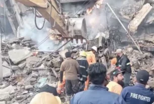 Fire at Karachi’s Gul Plaza kills 6, injures 20; blaze still not fully under control